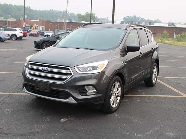 Used 2017 Magnetic Ford SE image 2