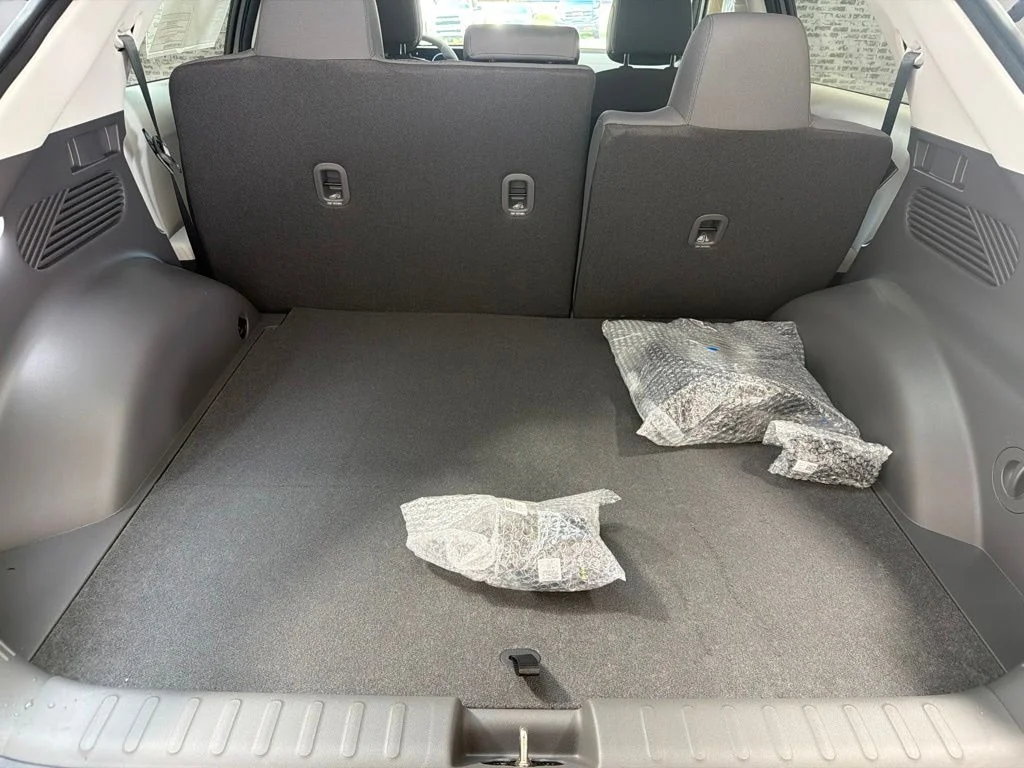 New 2027 Cyber Gray Hyundai SE image 9