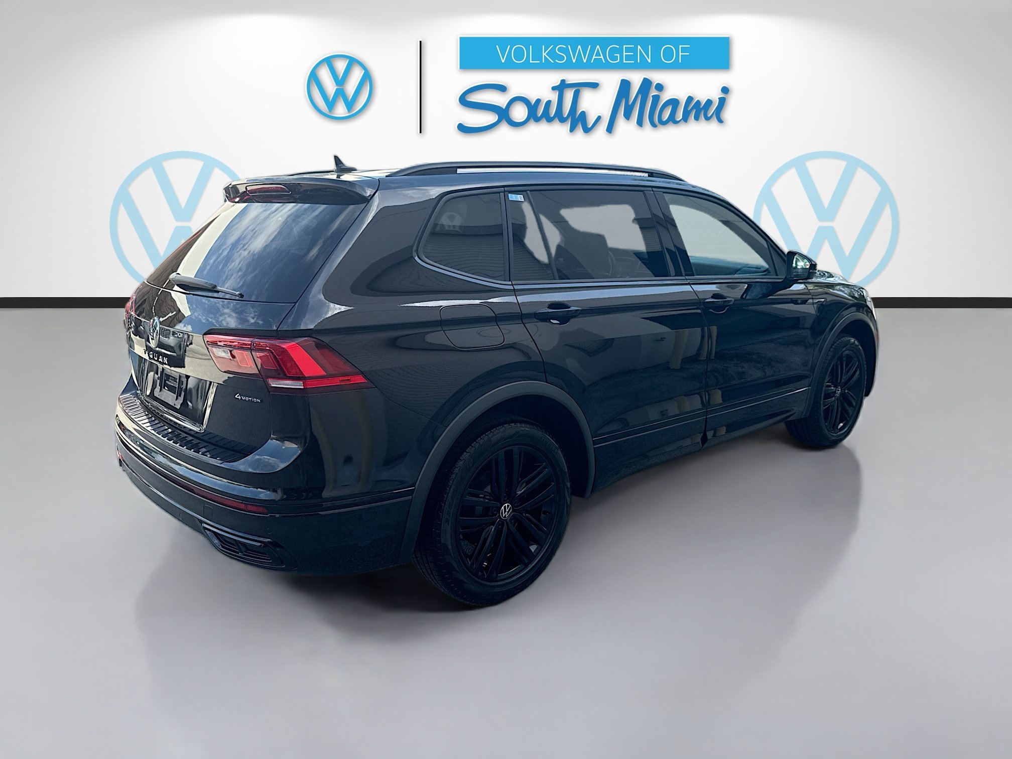 Certified Used 2022  Volkswagen SE R-Line Black image 7