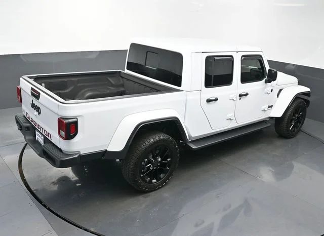 Used 2025 White Jeep Nighthawk image 43