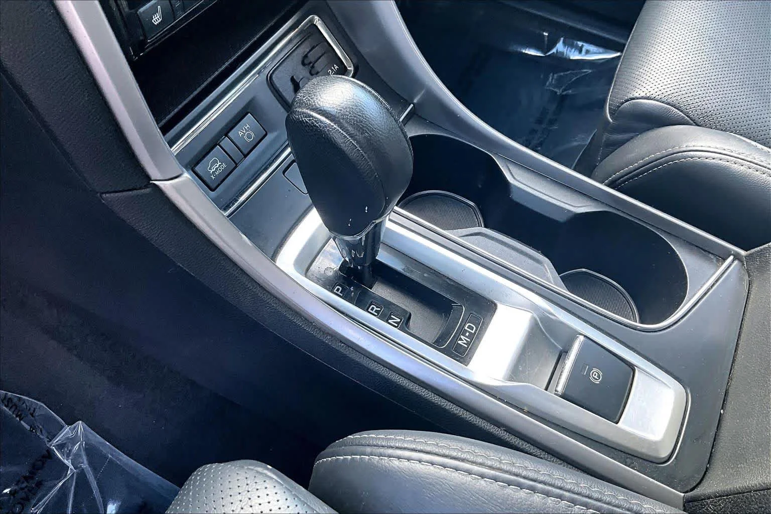 Used 2022 Ice Silver Metallic Subaru Limited image 17
