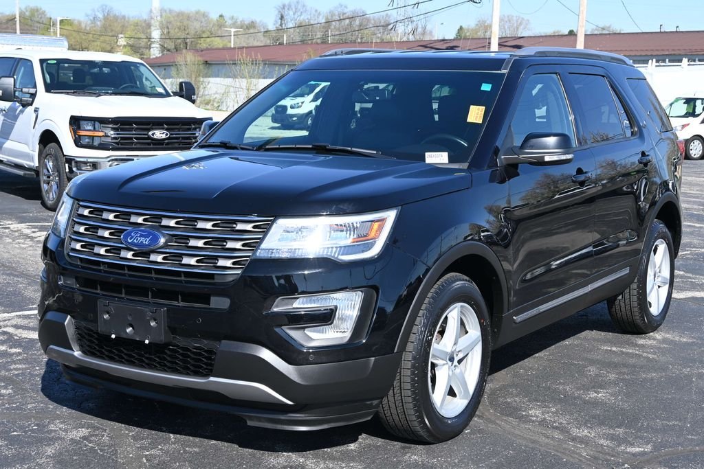 Used 2016 Shadow Black Ford XLT image 5