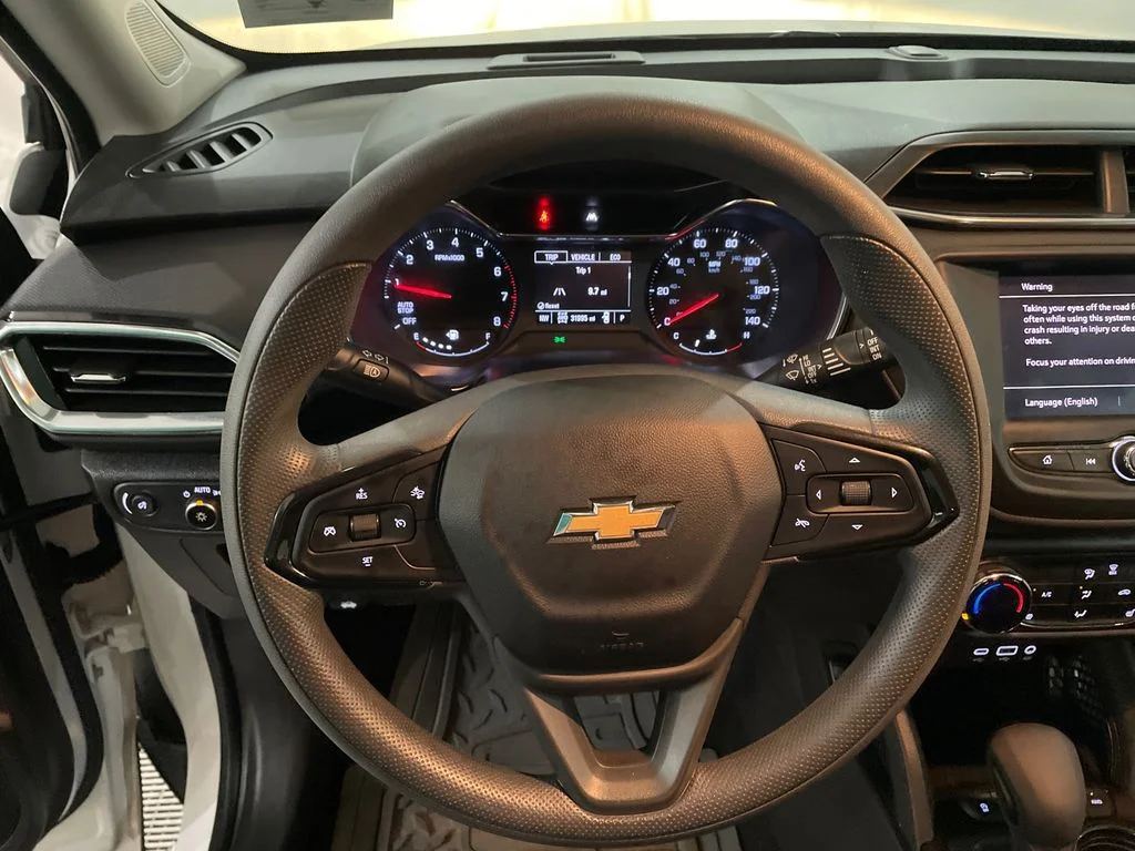Used 2022 Summit White Chevrolet LT image 13