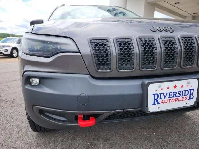Used 2019 Crystal Metallic Jeep Trailhawk image 18