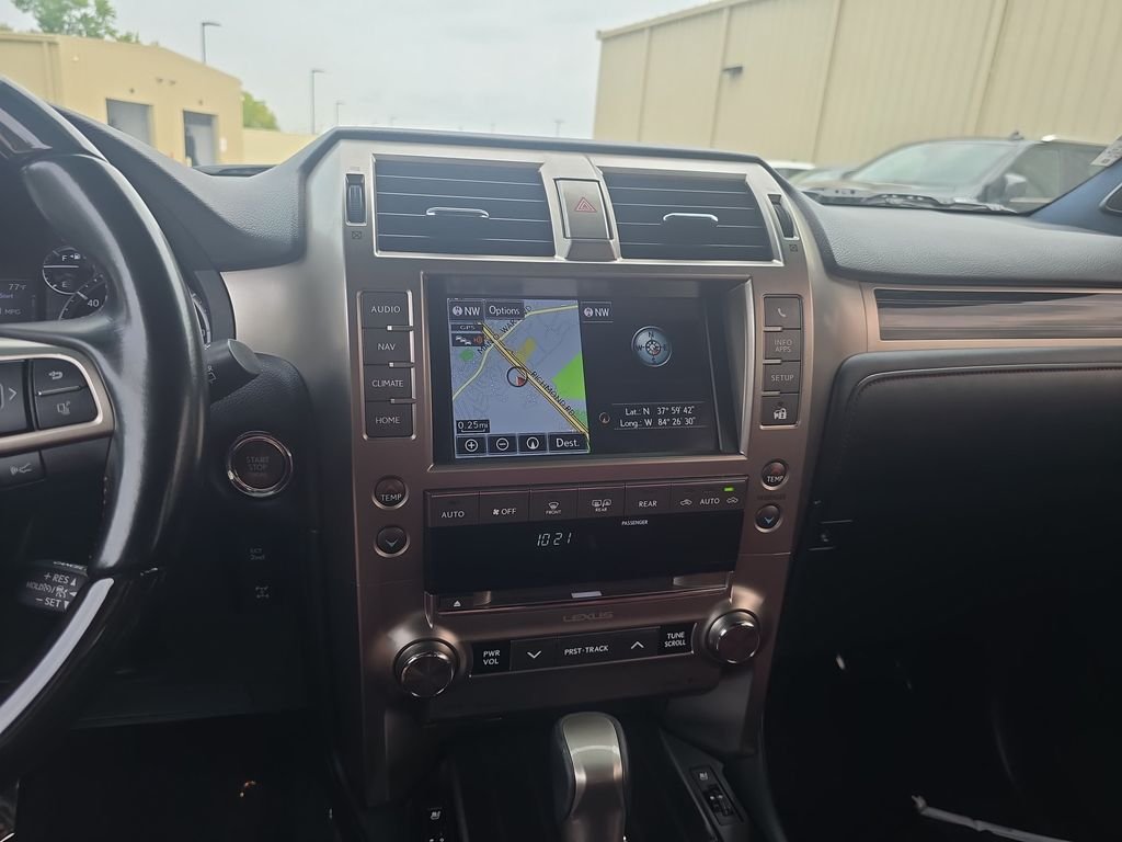 Used 2021 White Lexus 460 image 20