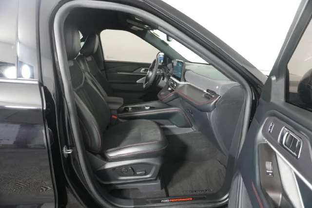 Used 2025 Agate Black Metallic Ford ST image 28
