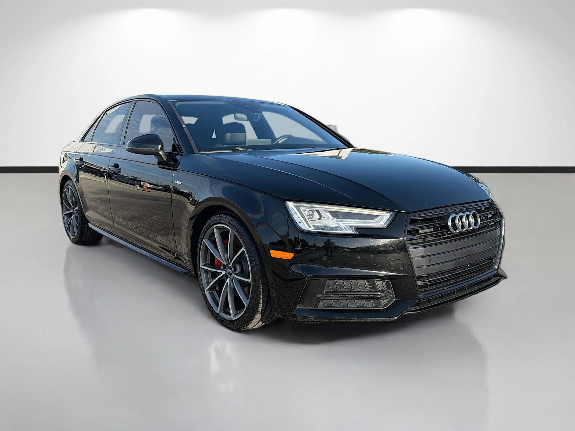 2018 Audi A4 2.0T quattro S tronic Premium Plus's photo