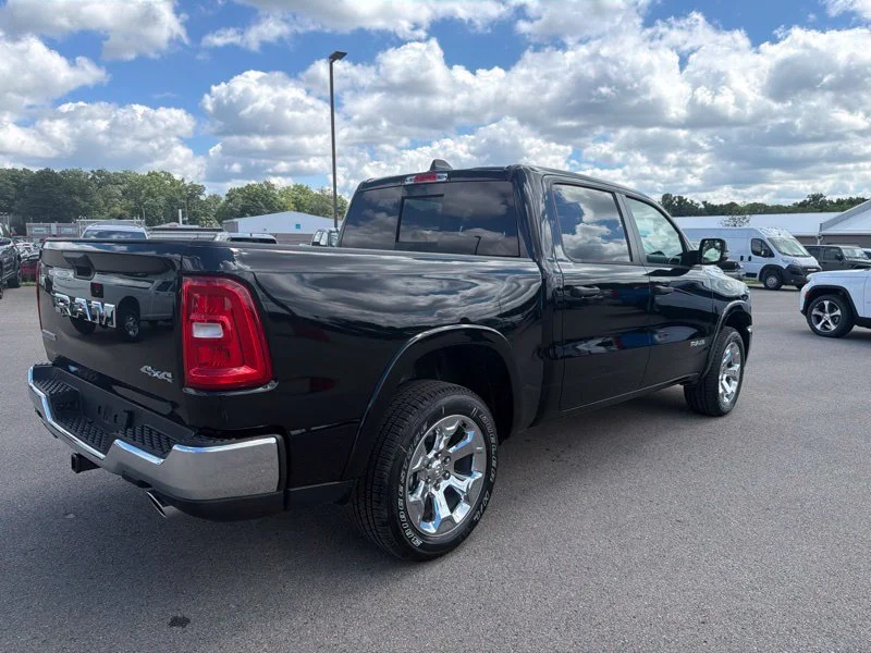 New 2026 Diamond Black Crystal Pearl-Coat Exterior Paint RAM Big Horn/Lone Star image 3