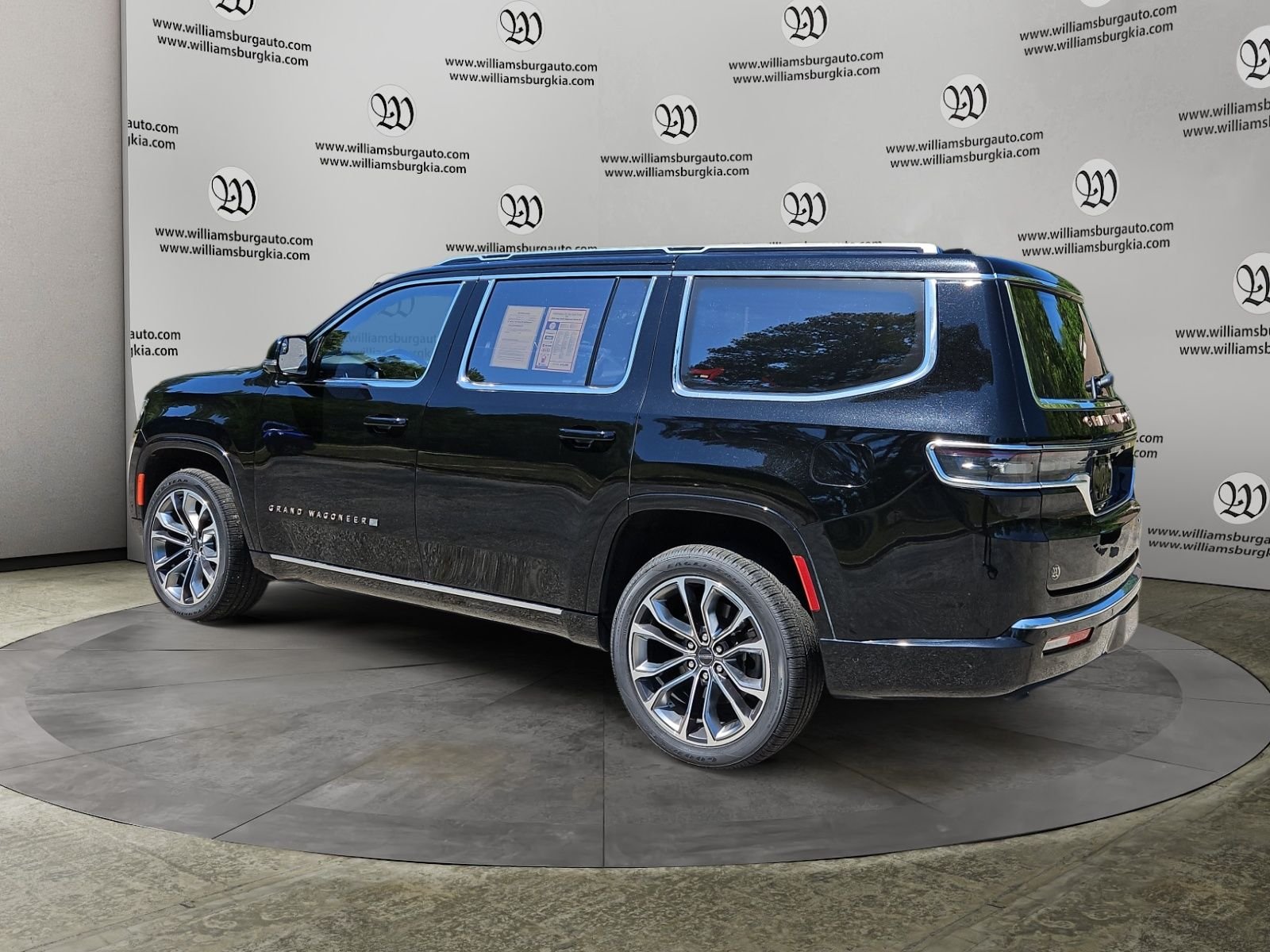 Used 2024 Black Jeep Series III image 3
