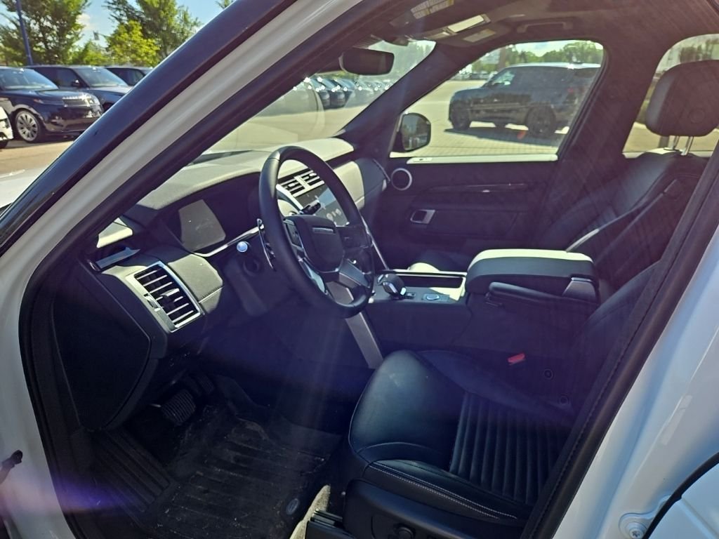 Certified Used 2025 Fuji White Land Rover S image 16