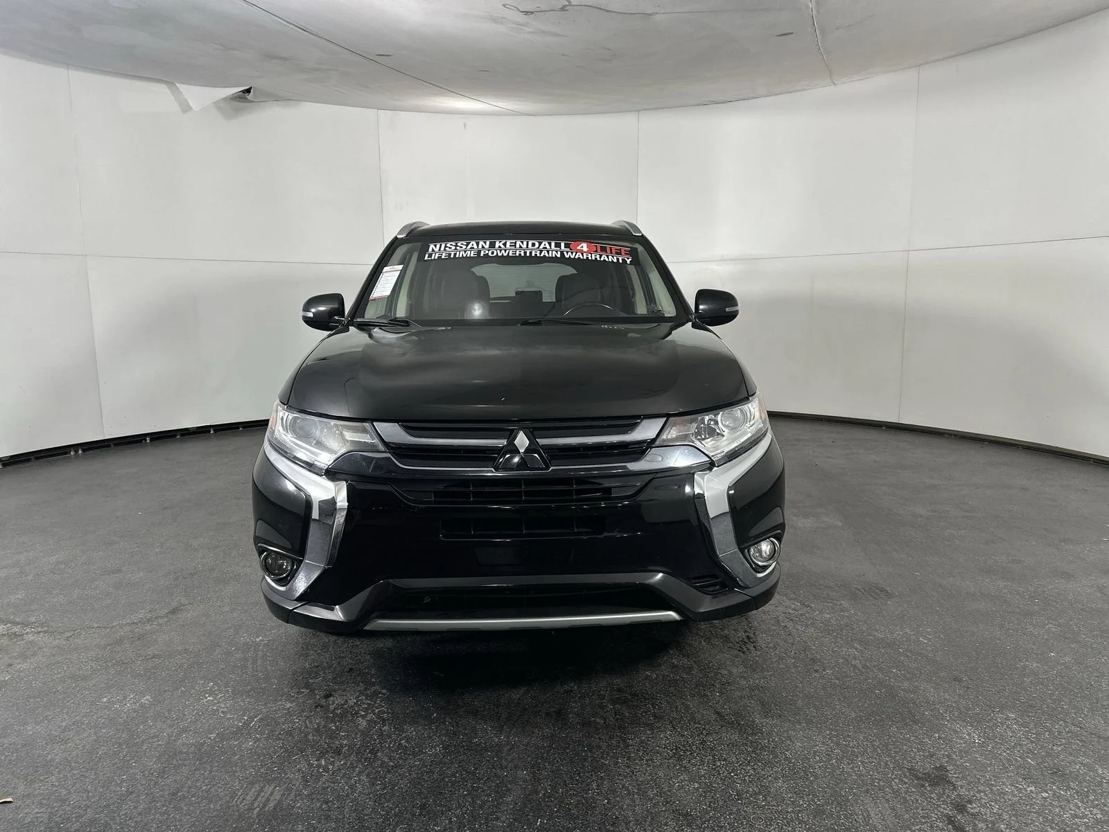 Used 2018 Black Mitsubishi SEL image 3