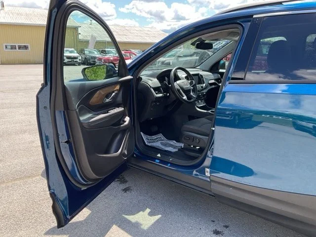 Used 2019 Blue Emerald Metallic GMC  image 26