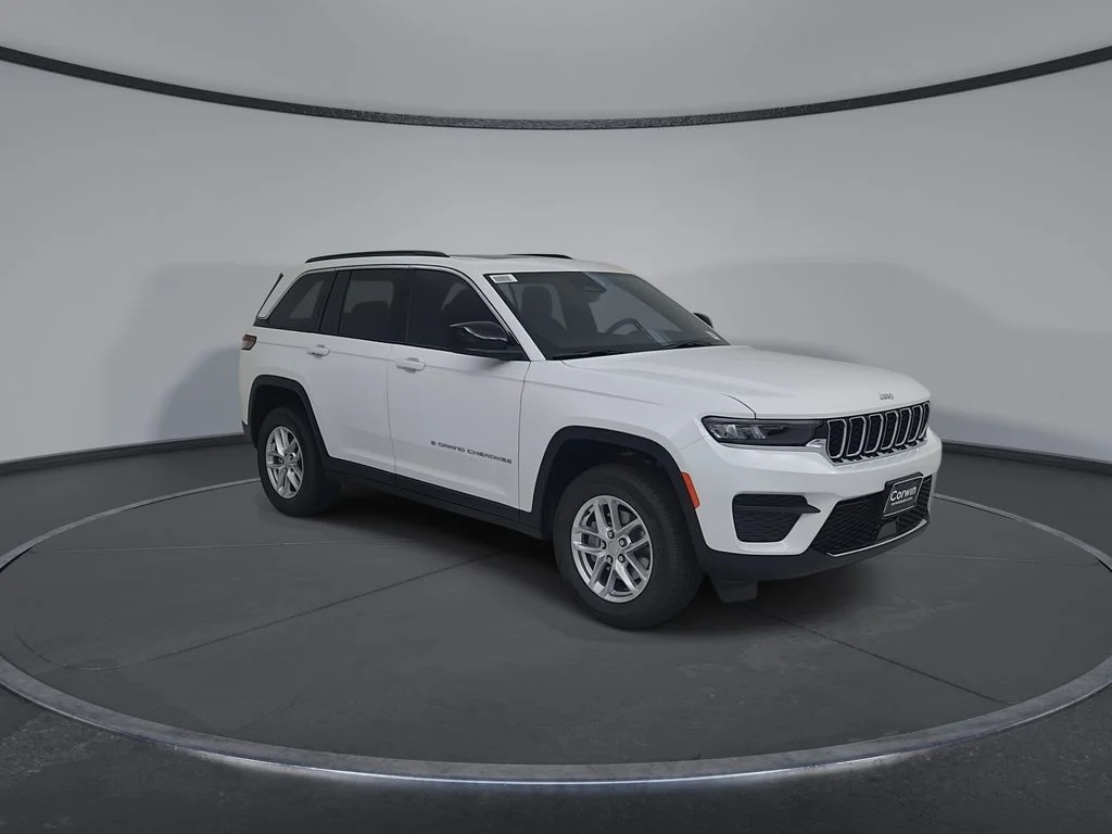 New 2026 Bright White Clearcoat Jeep Laredo X image 4