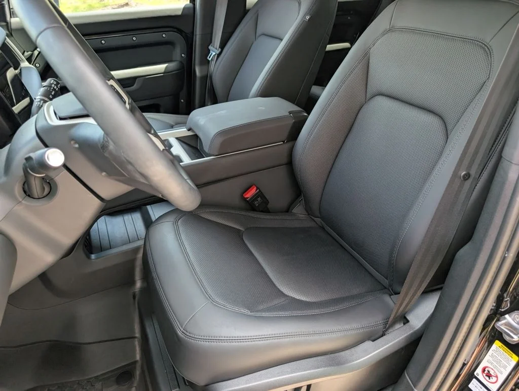 Used 2025 Black Land Rover S image 5