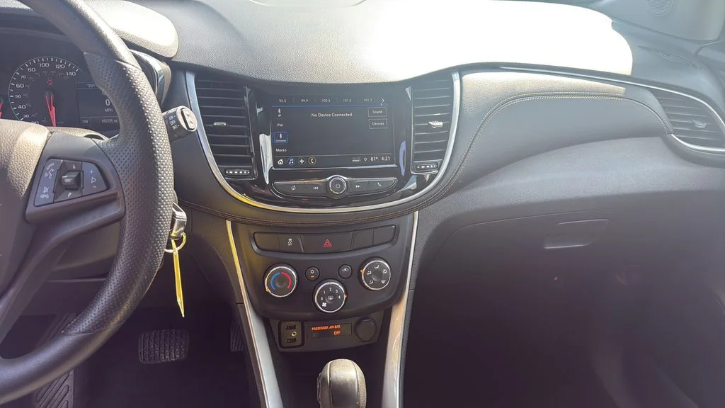 Used 2018 White Chevrolet LS image 9