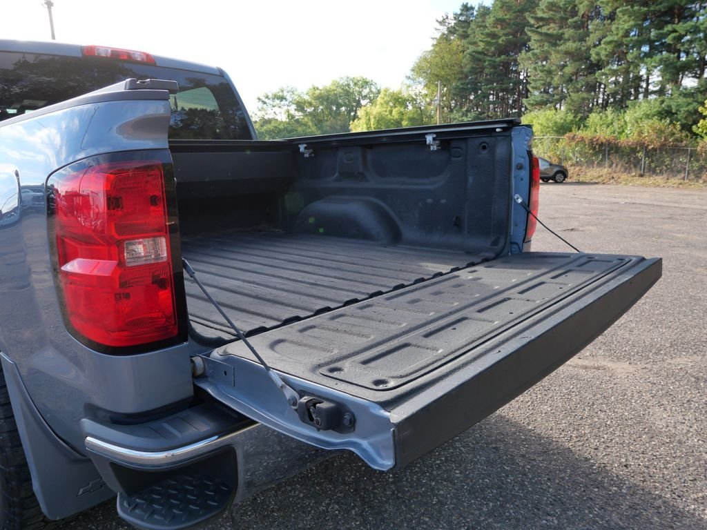 Used 2015 Gray Chevrolet LT image 9
