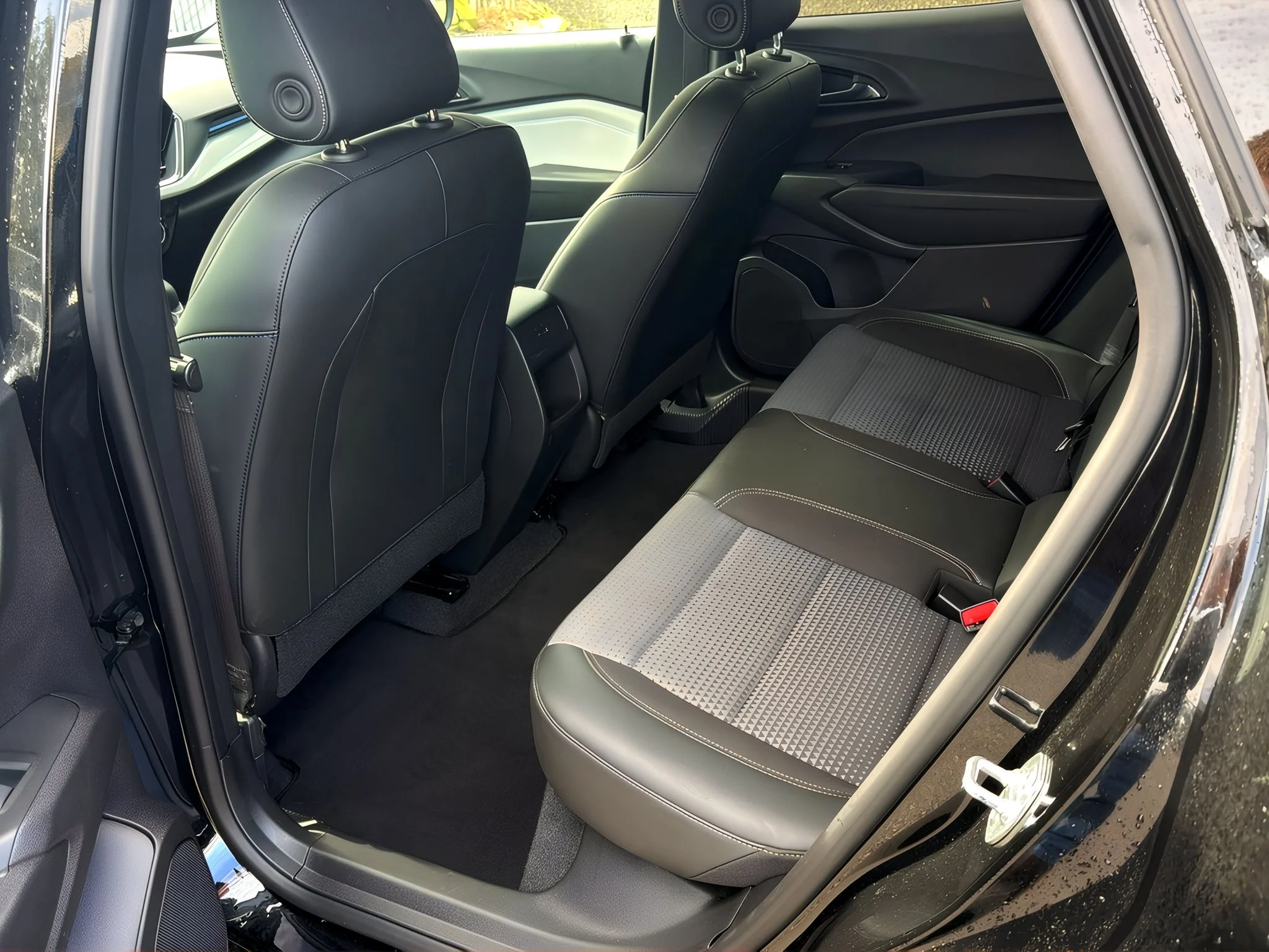 2025 Chevrolet Trax LT - Photo 29