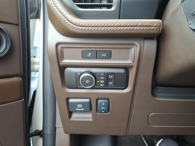 Used 2024 White Ford King Ranch image 29