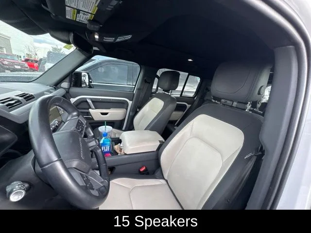 Used 2023 White Land Rover X-Dynamic SE image 6
