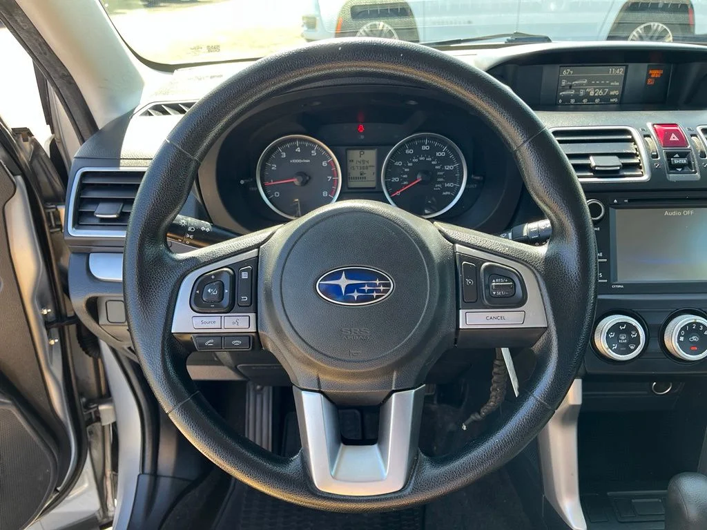 Used 2018 Silver Subaru 2.5i image 11