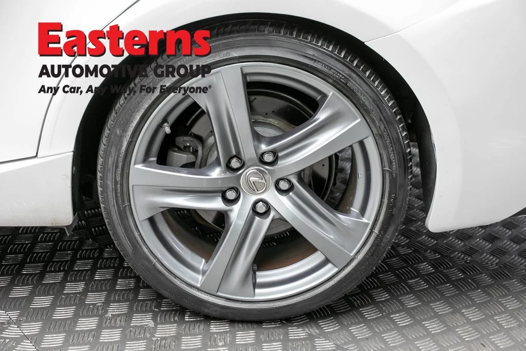 Used 2018 White Lexus 300 image 8