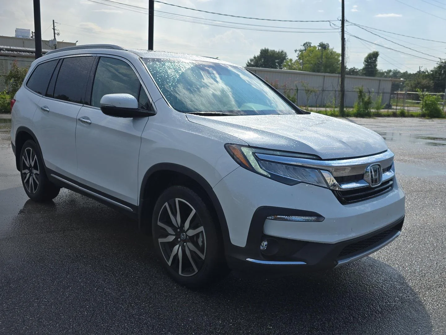 Used 2022 Platinum White Pearl Honda Touring w/Rear Captain
