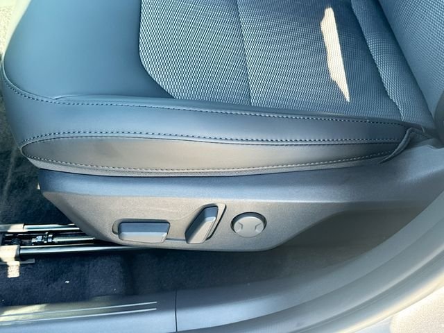 New 2026 Steel Gray Kia WIND image 19