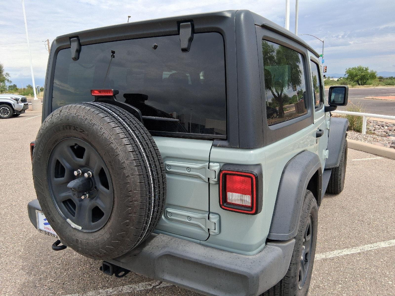 Used 2024 Earl Clearcoat Jeep Sport image 12