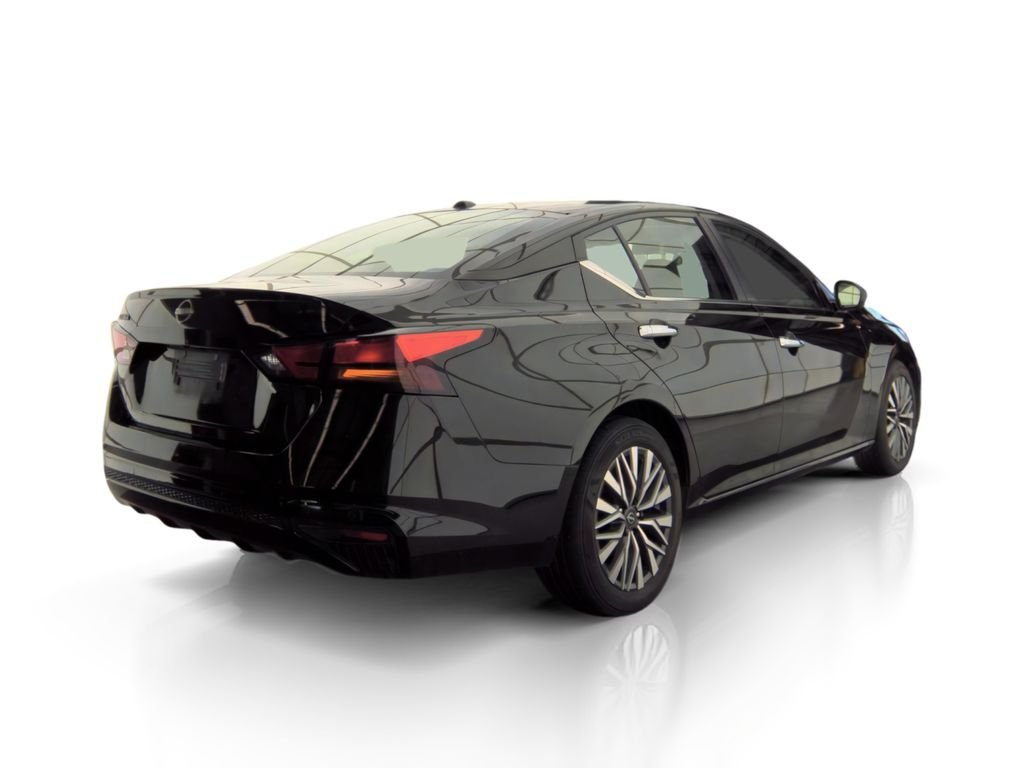 Used 2025 Black Nissan 2.5 SV image 4