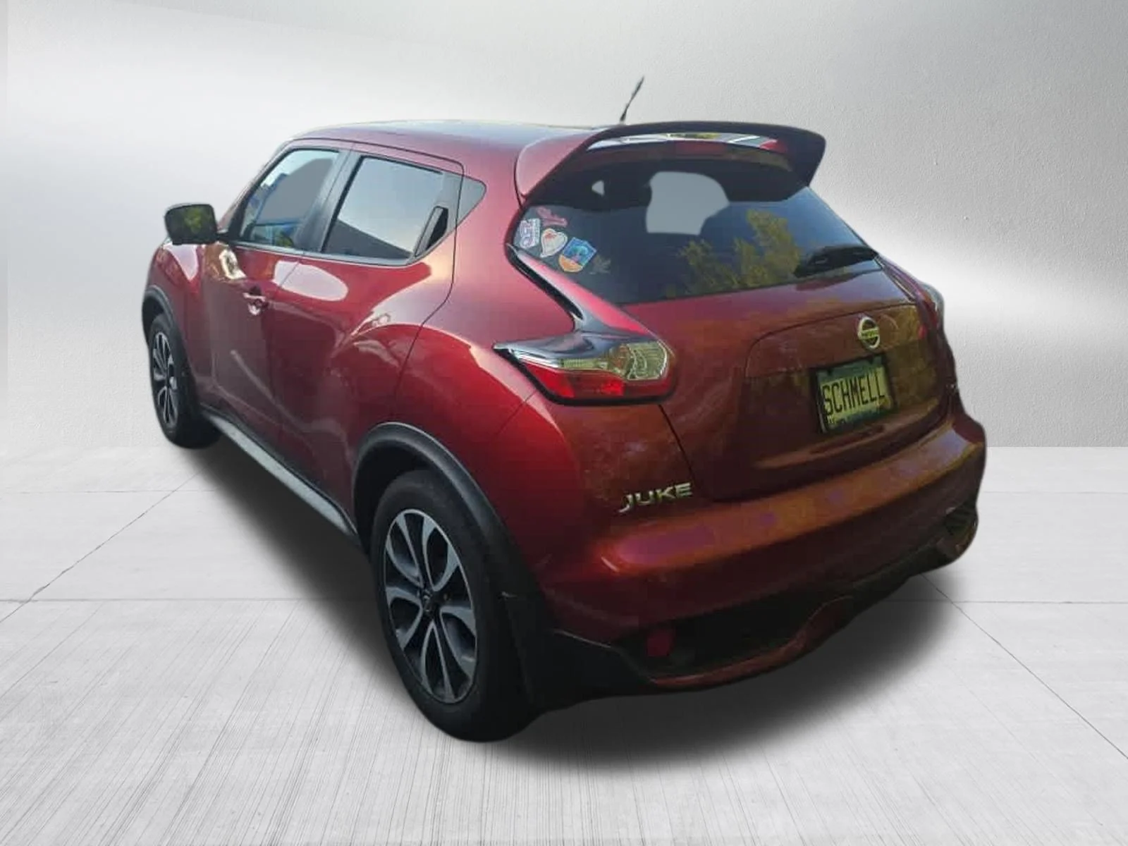 Used 2017 Cayenne Red Nissan SL image 5