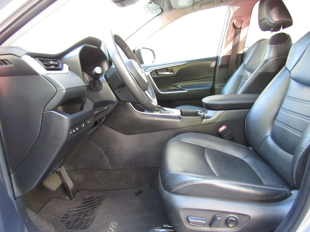 Certified Used 2023 Silver Sky Metallic Toyota XLE Premium image 10