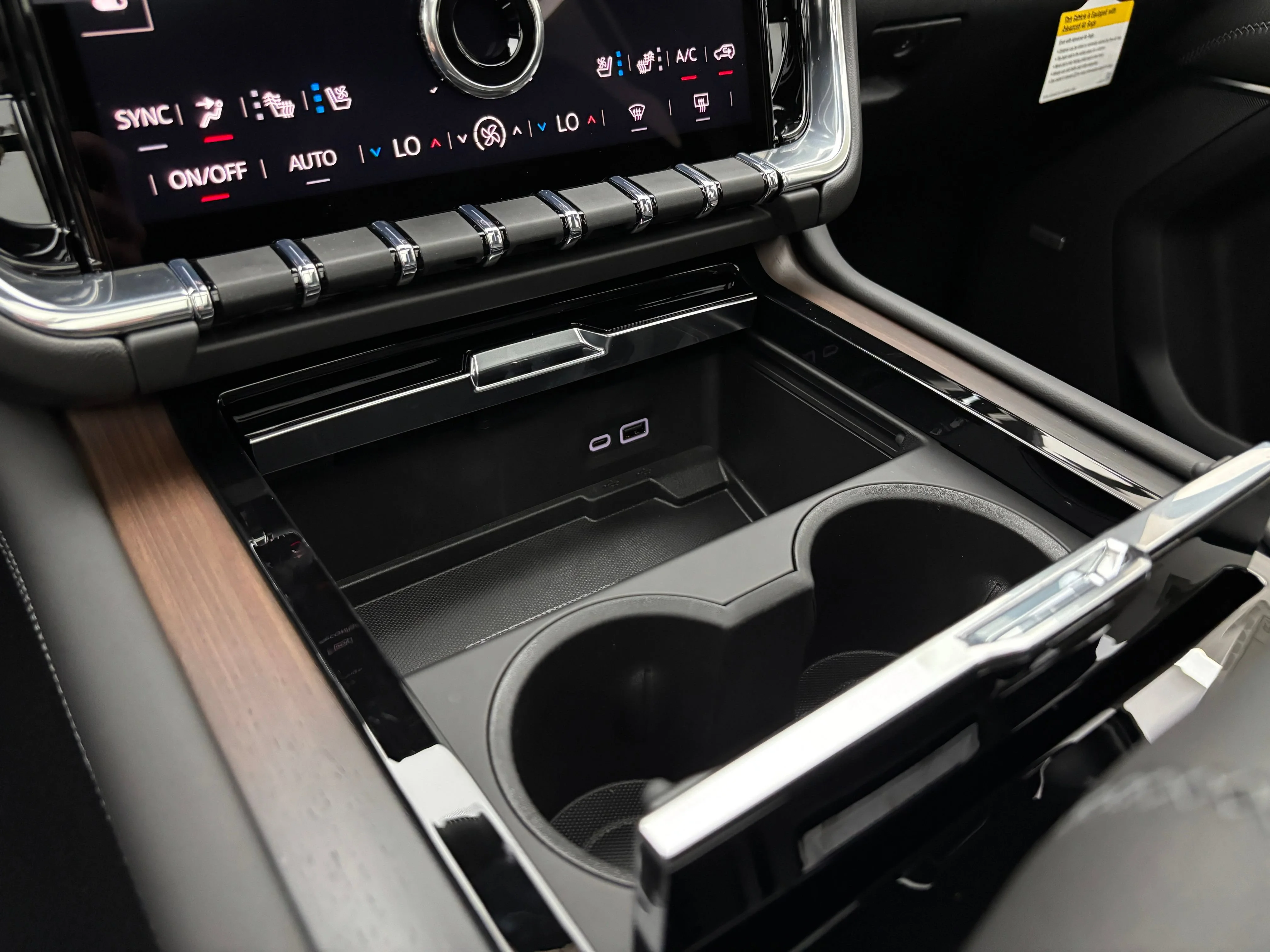 2026 GMC Yukon XL Denali - Photo 34