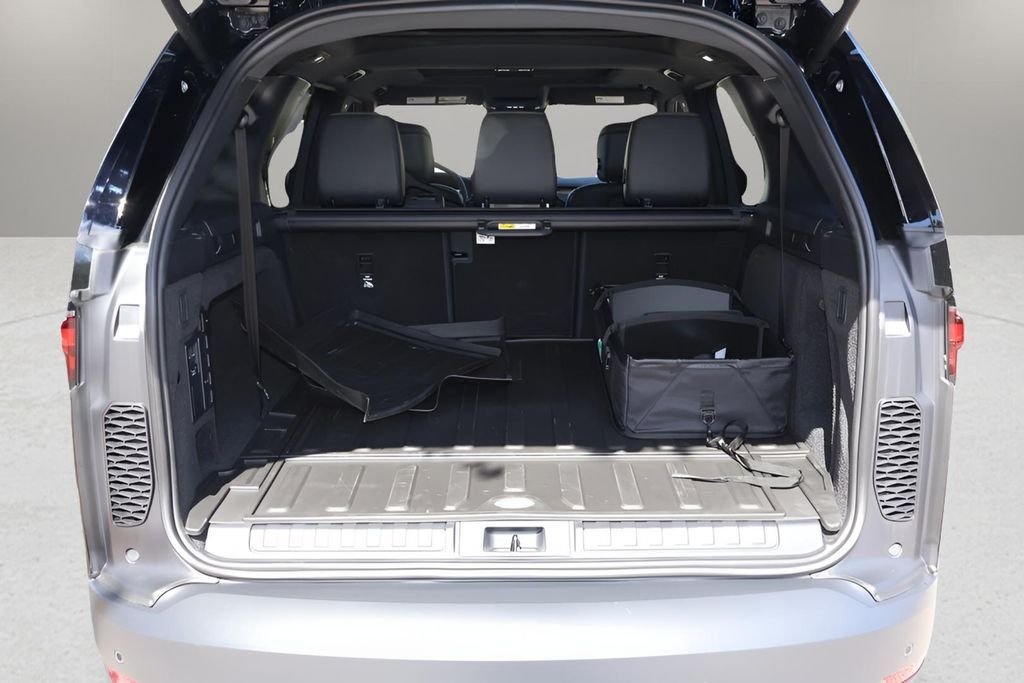 2026 Land Rover Discovery S - Photo 18