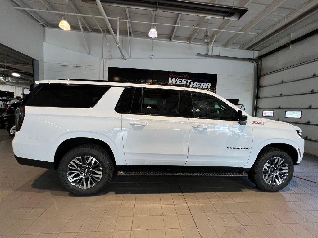 Used 2026 Summit White Chevrolet Z71 image 9