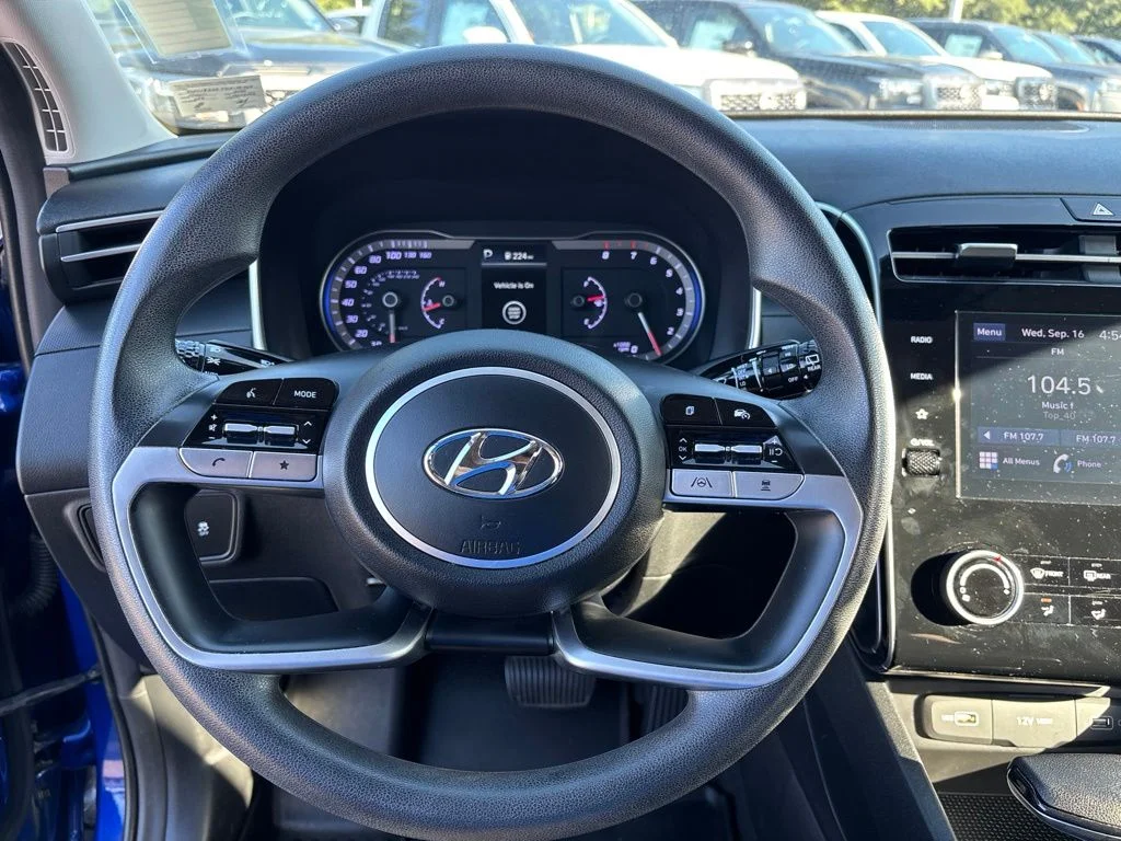 Used 2022 Blue Hyundai SEL image 9