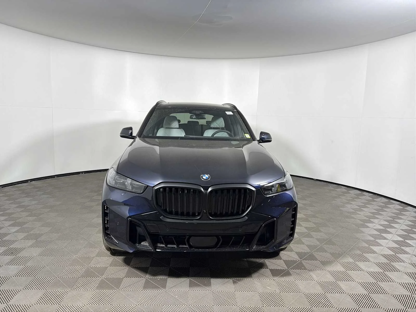 New 2026 Carbon Black Metallic BMW xDrive40i image 5