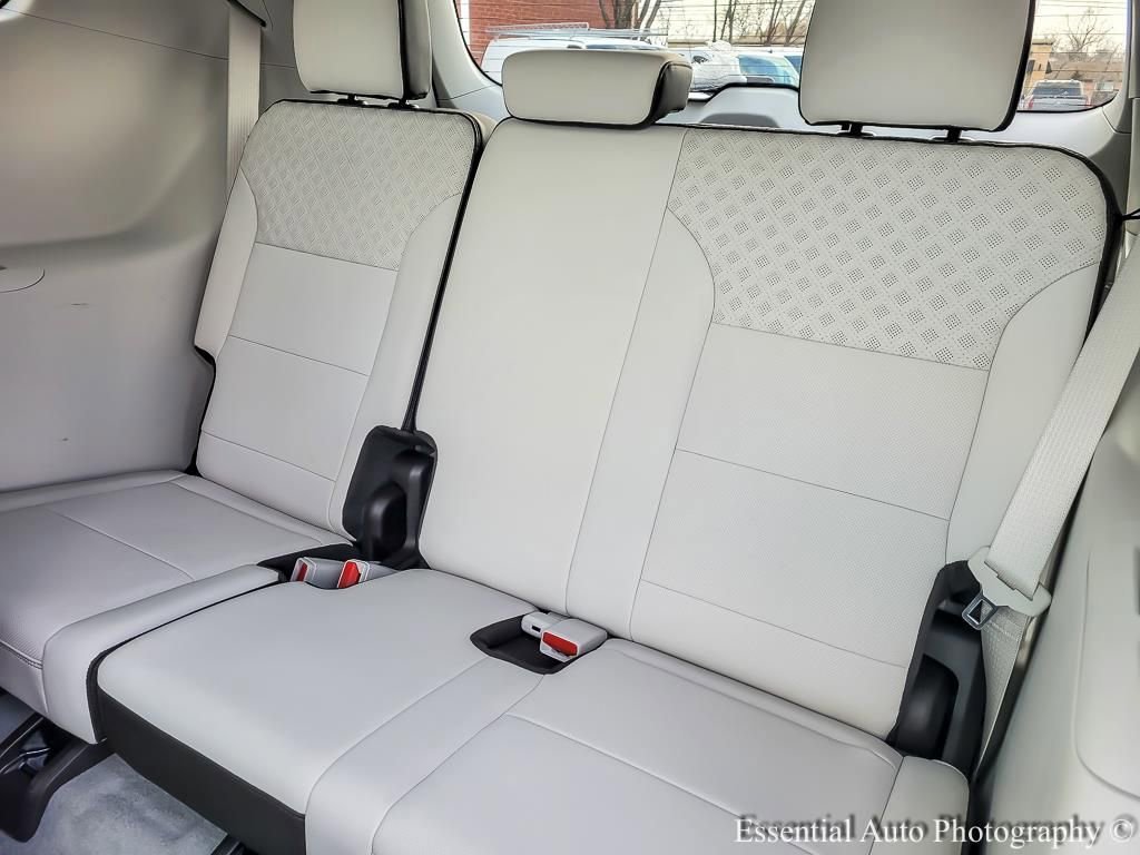 2024 GMC ACADIA - Image 11