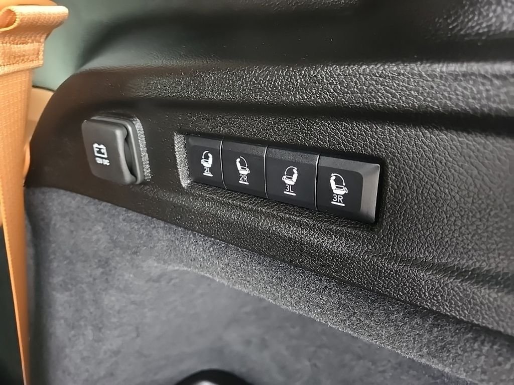 Used 2024 Black Jeep Summit image 113
