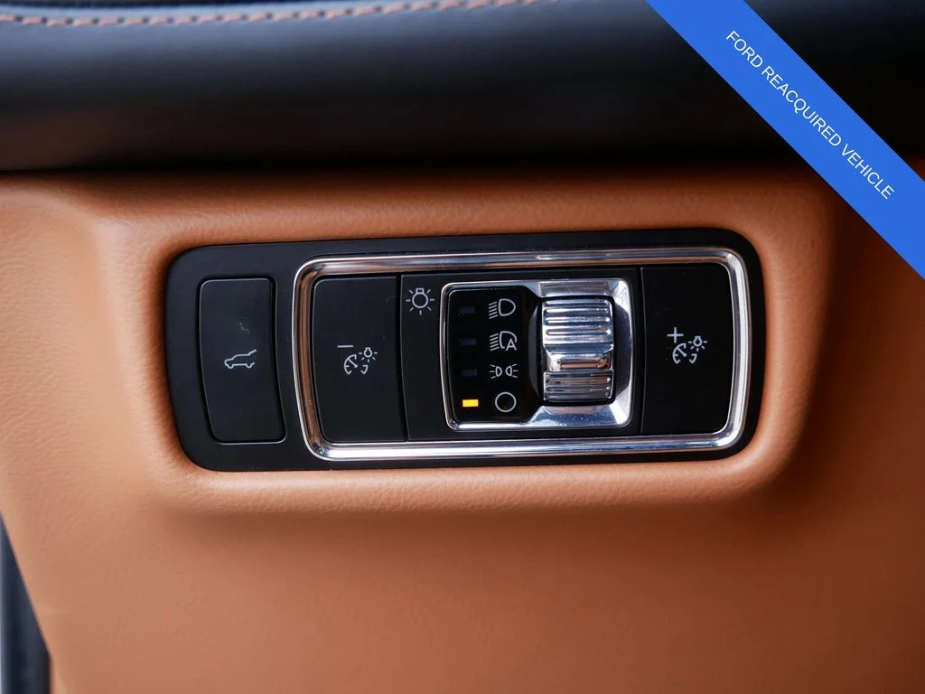Used 2025 White Lincoln Black Label image 18