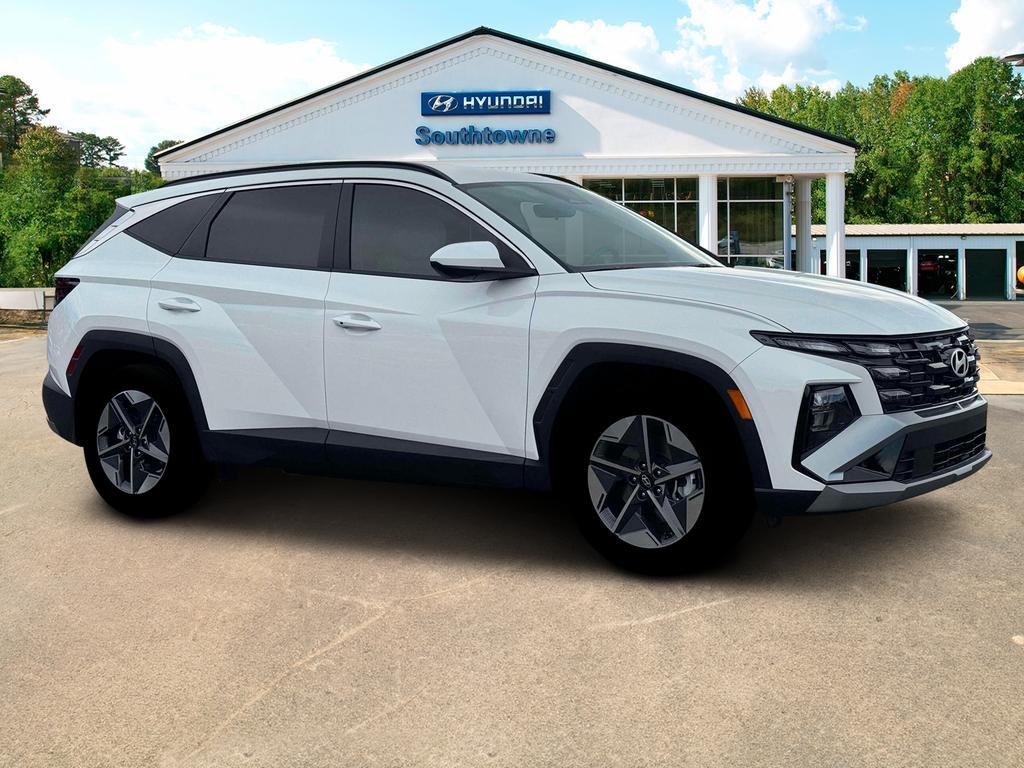 New 2026 White Hyundai SEL FWD image 10
