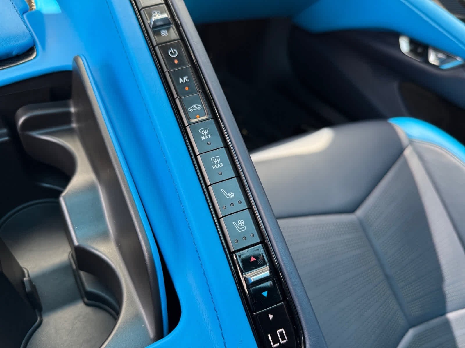 Used 2021 Rapid Blue Chevrolet 3LT image 19