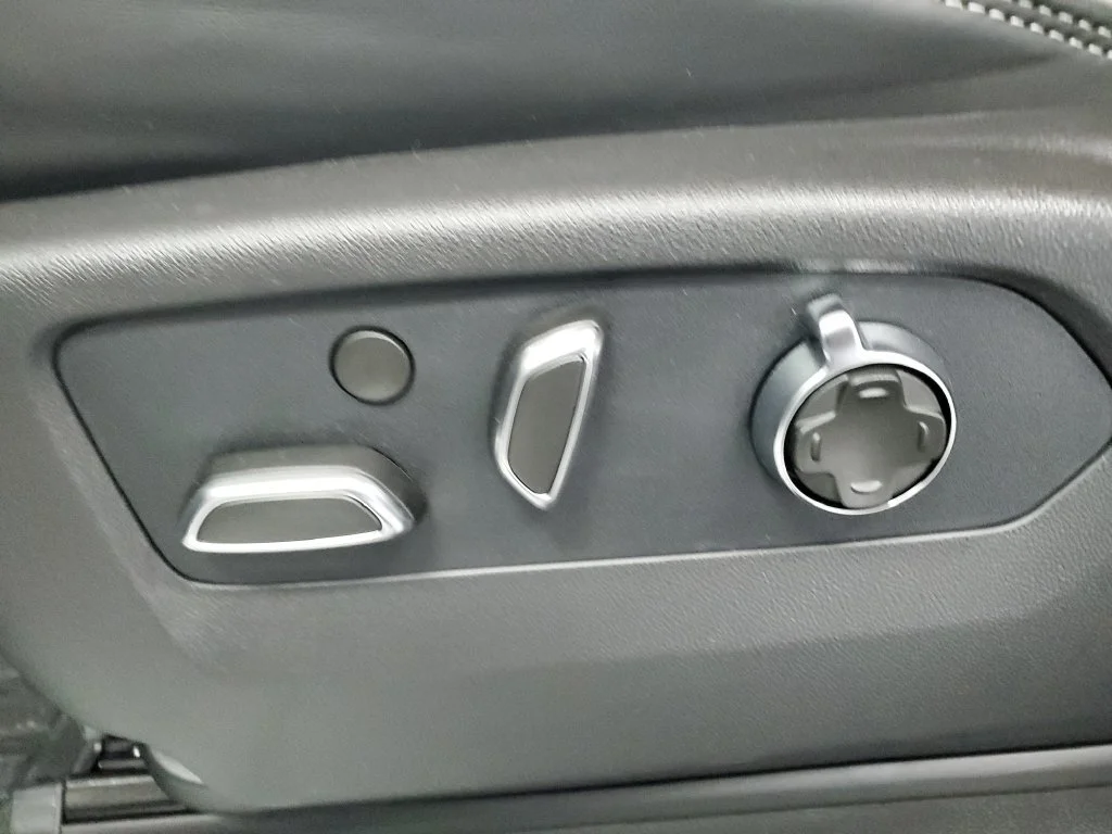 New 2026 Onyx Black GMC Denali Ultimate image 6