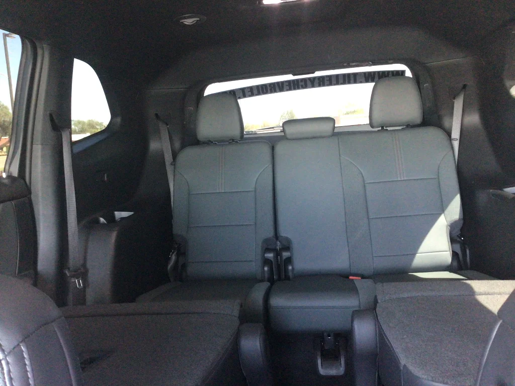 Used 2024 Sterling Metallic GMC AT4 image 10