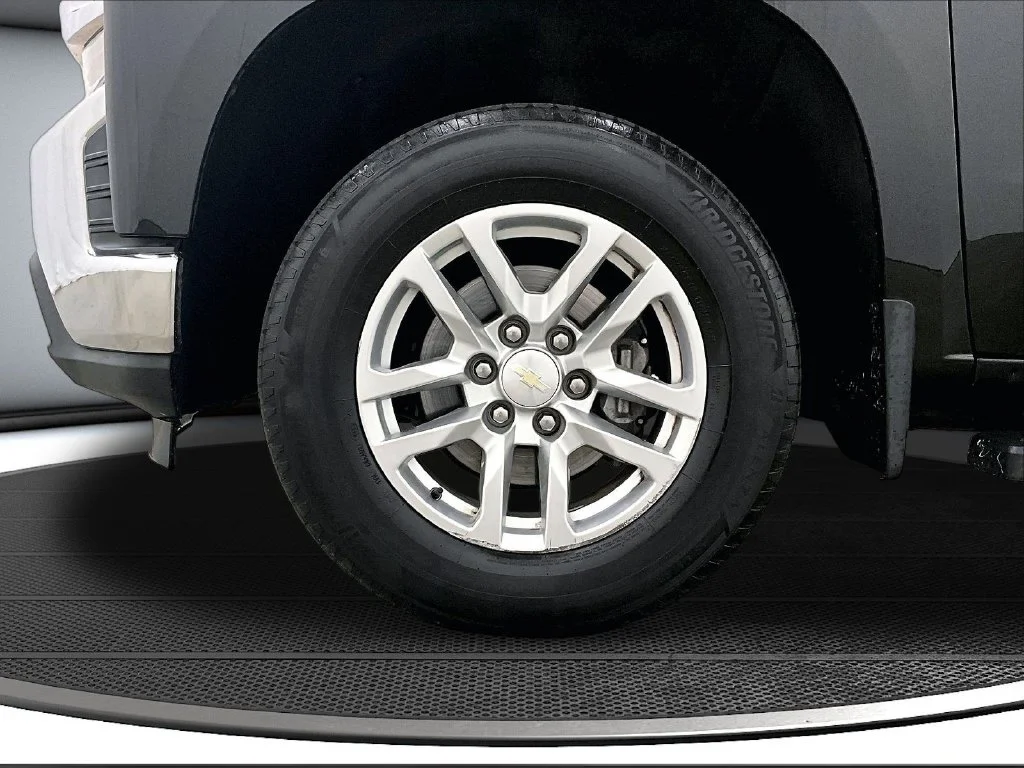 Used 2019 Black Chevrolet LT image 33
