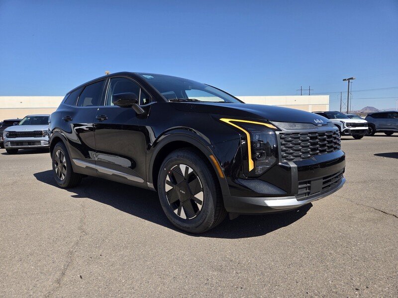 New 2027 Fusion Black Kia LX image 2