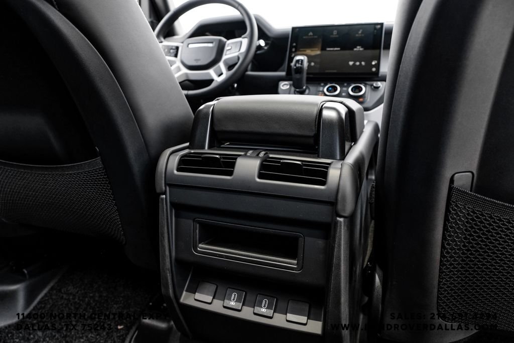 New 2026 Borasco Grey Metallic Land Rover X-Dynamic SE image 39