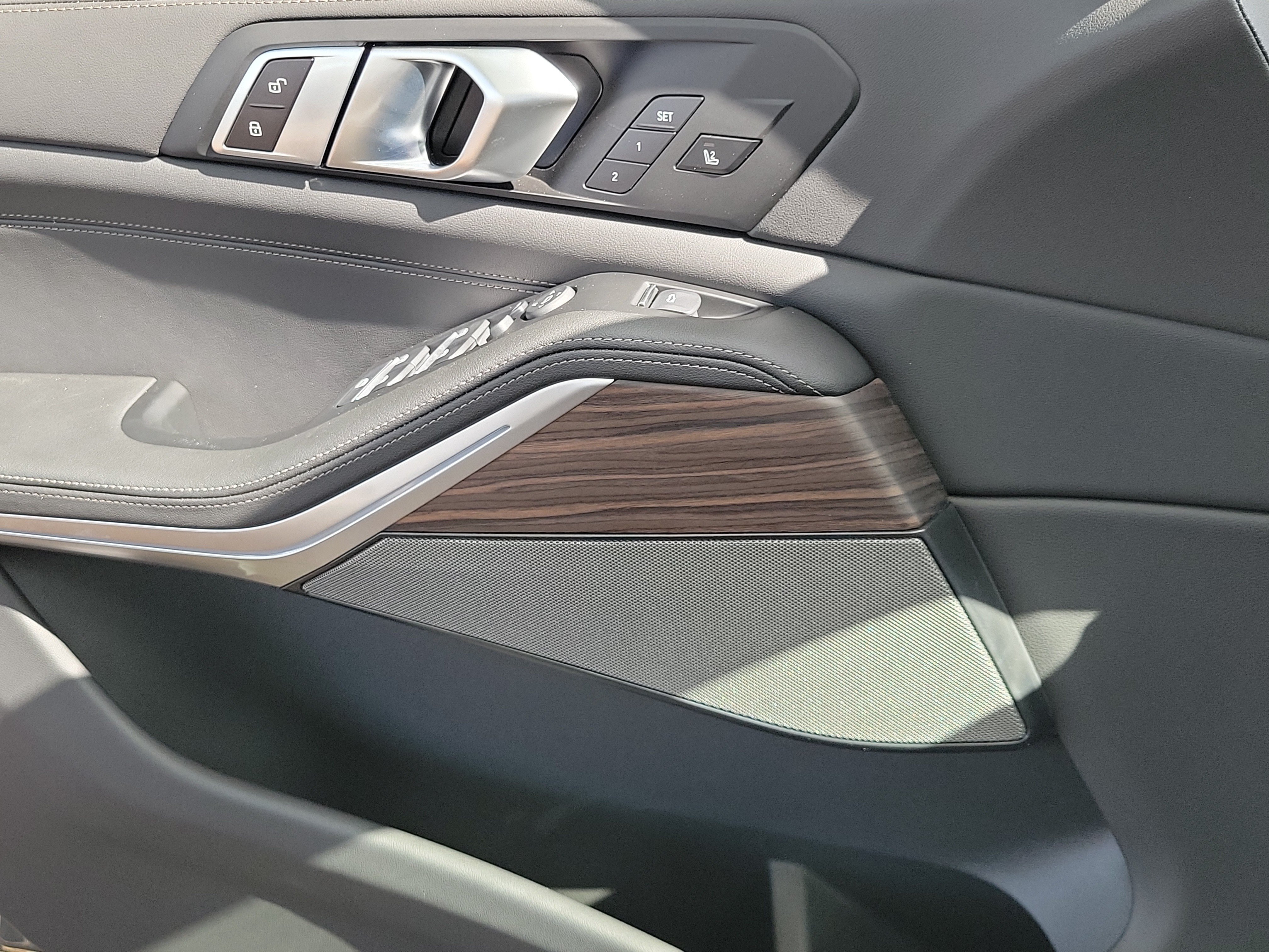 New 2026 Dravit Grey Metallic BMW sDrive40i image 15