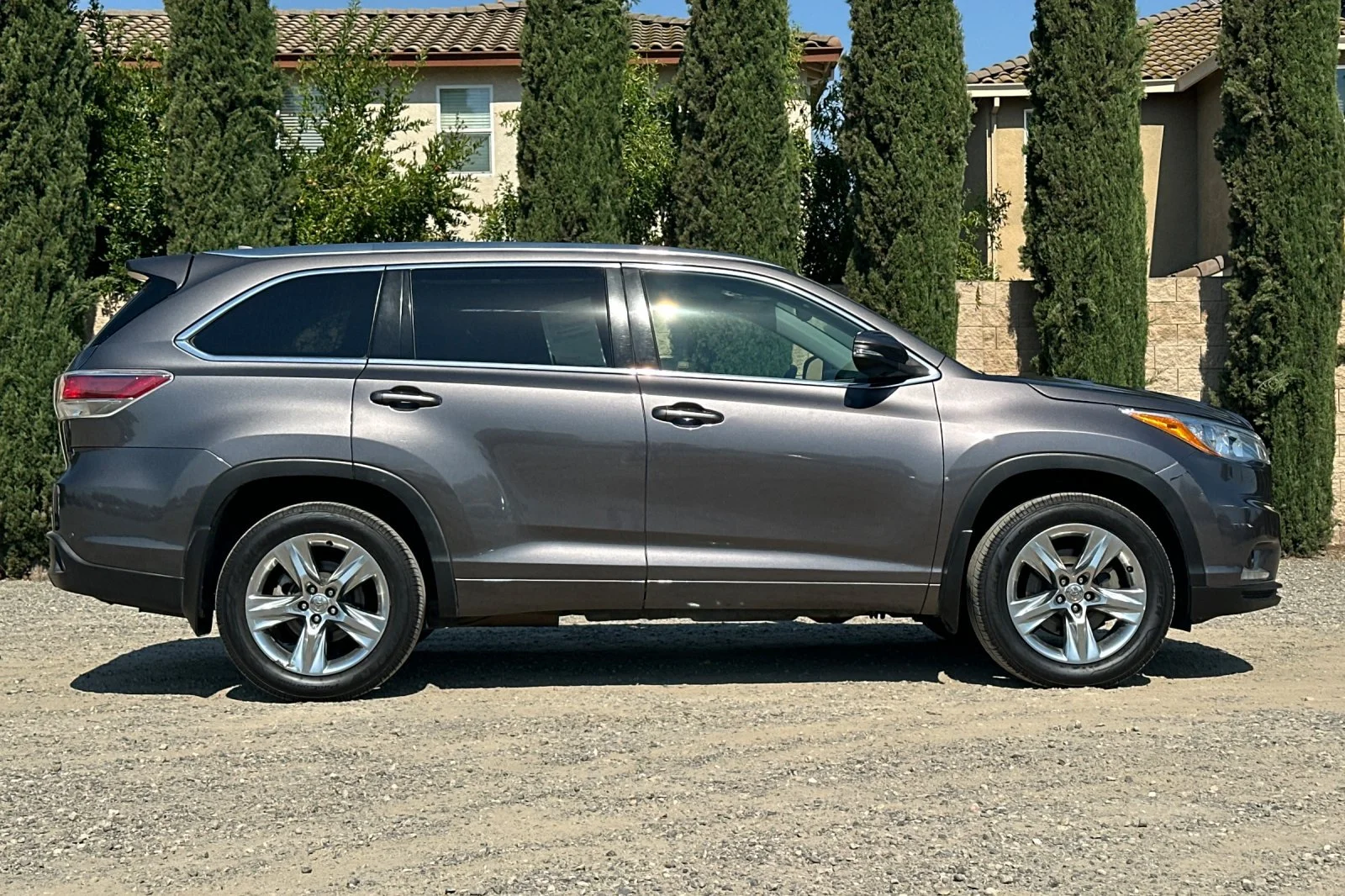 Used 2015 Predawn Gray Mica Toyota Limited image 3