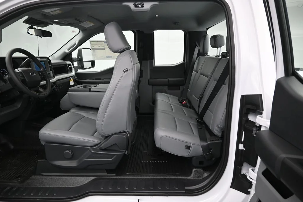 New 2026 Oxford White Ford XL image 16