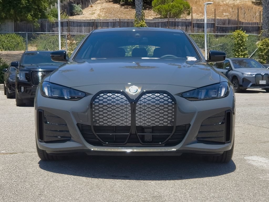 New 2026 Dravit Grey Metallic BMW eDrive40 image 3